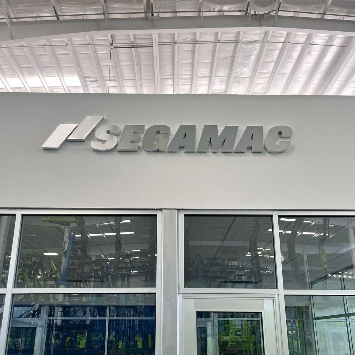 anunciosluminosos-letrerosacrilico-señaletica-letras3d-letras2d-anunciatemty-publicidadmty-anunciosmty-anuncate-señaleticaempresarial-letreros-brandingespacial (6)