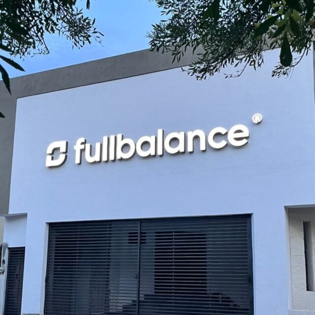 anunciosluminosos-letrerosacrilico-senaletica-letras3d-letras2d-anunciatemty-publicidadmty-anunciosmty-anuncate-senaleticaempresarial-letreros-brandingespacial-fullbalance