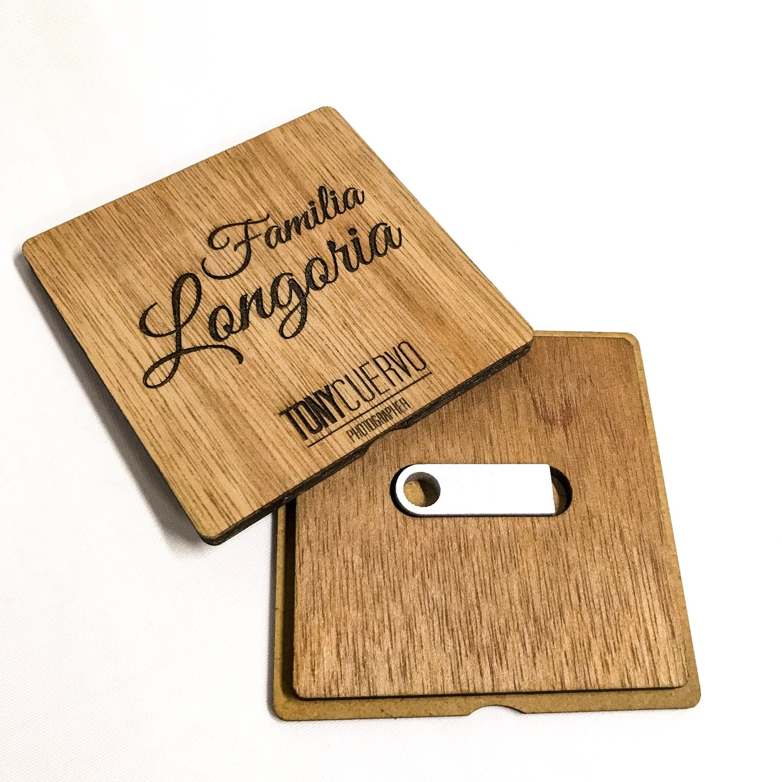 onecutbox-cajasparausbpersonalizadas-estuchesdemaderaparausb-cajasparaentregasfotograficas-packagingpersonalizadoparafotos-photobookpersonalizado-cajasmadera-CE1A